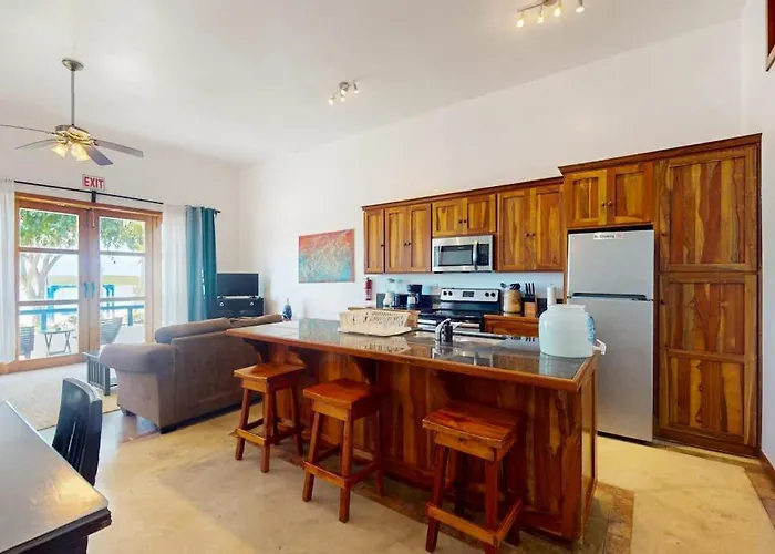 Apartment Brahma Blue Unit H2 *